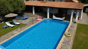 Merveilleuse maison conviviale et familiale avec piscine privée et jardin | Vue montagne | À côté de la plage | Idéale pour le télétravail | Avec animaux acceptés - Image 5