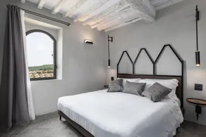 Appartement avec jardin et piscine | Vue jardin - Image 3