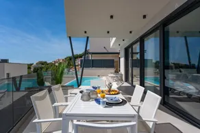 Fully equipped villa with fast internet, garden & private pool | Sea view - Image 4