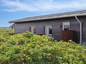 Child-friendly pleasant house with terrace - Image 3