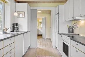 Holiday home with barbeque & terrace | Dogs allowed - Image 3