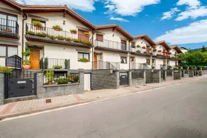 Villa with terrace, hot tub & garden | Mountain view | Suitable for remote work - Image 3