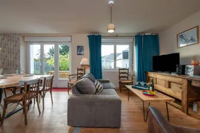 Family-oriented holiday home with BBQ, garden & terrace | Close to the beach | Perfect for remote work | Pet-friendly - Image 3