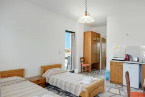 Bed and Breakfast 'Ilios and Irene 4' with Shared Terrace, Wi-Fi and Air Conditioning - Image 5