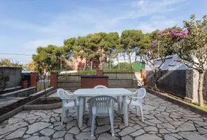 Maison avec jardin et terrasse | Vue jardin - Image 3