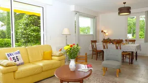 Holiday home with terrace & garden - Image 5