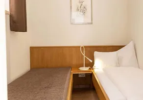 Zimmer 'Pazeider Suite Meranblick 302' mit Bergblick, WLAN und Klimaanlage - Image 4
