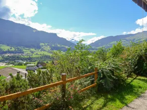 Flat with terrace, garden & sauna | Mountain view - Image 5