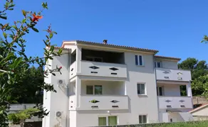 Apartment with garden & barbeque - Image 4