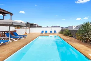 Fully equipped pleasant villa with barbecue, terrace & hot tub | Sea view - Image 5