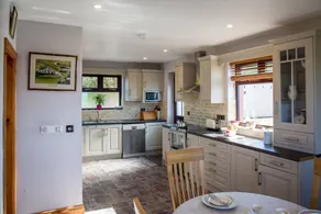 Fully equipped spacious holiday home with BBQ & garden | Beach nearby - Image 3