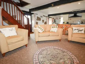 Family-oriented nice cottage with garden - Image 3