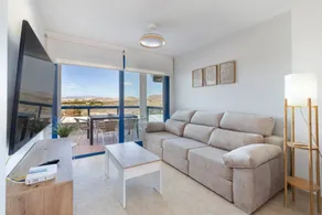 Agréable appartement convivial et familial avec barbecue, piscine et internet haut débit | Vue montagne | Proche de la plage - Image 2