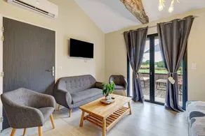 Zen Guest Rooms with Table d'Hôtes, Shared Pool, Wi-Fi, and Air Conditioning - Image 3