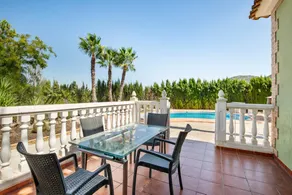Maravillosa casa ideal para familias con terraza, piscina privada y jacuzzi | Vistas al jardín | Se admiten mascotas - Image 5