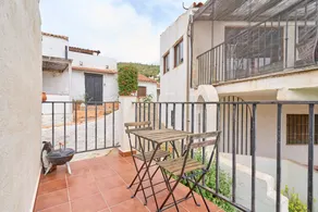 Studio with barbeque, private pool & terrace | Mountain view | Good for workation - Image 2