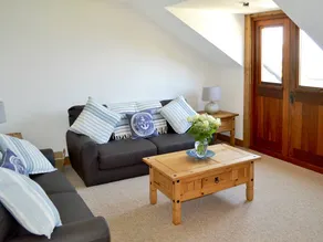 Cottage with garden - Image 3