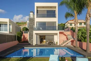 Villa avec terrasse, piscine privée et jacuzzi | Vue montagne - Image 4