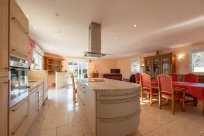 Family-friendly cottage with barbeque, garden & terrace | Garden view | Pet-friendly - Image 5
