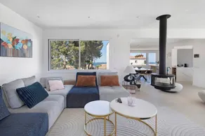 Fully equipped spacious house with garden, pool & barbecue | Sea view | Close to the beach | Dogs allowed - Image 5