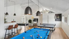 Holiday home with BBQ, garden & pool - Image 3