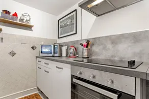 Apartment with garden, barbecue & terrace | Garden view - Image 5