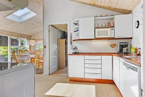 Holiday home with barbeque, garden & terrace | Close to the beach | Pets allowed - Image 5