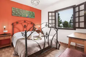 Maison avec jardin, piscine et internet haut débit | Vue jardin - Image 4