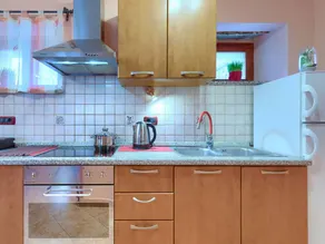 Family-friendly holiday home with private pool & BBQ - Image 3