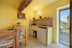 Gîte 'Maison Cazac Manon' with Mountain View and Wi-Fi - Image 4