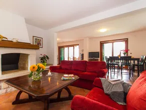 Holiday home with pool, terrace & garden - Image 3