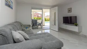 Fully equipped charming holiday apartment with garden, BBQ & pool - Image 2