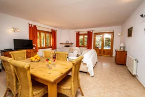 Villa mit Garten, Terrasse und Grill - Image 5