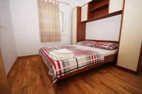 Ferienwohnung mit Pool, Terrasse und Grill - Image 4