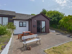Cottage with garden | Beach view - Image 2
