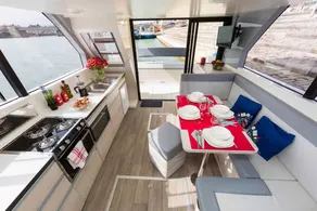 Boat with barbecue & terrace - Image 5