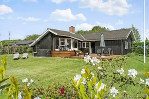 House with terrace & barbecue - Image 2