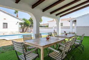 Family-friendly house with barbecue, terrace & pool | Garden view | Perfect for remote work | Pets allowed - Image 2