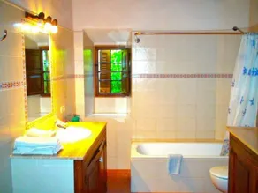 Fully equipped charming holiday apartment with garden, private pool & barbeque | Pet-friendly - Image 4