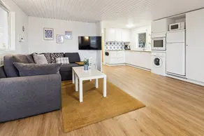 Fully equipped house with terrace - Image 5