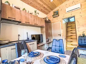 Espectacular casa vacacional con terraza y jardín | Vistas a la montaña - Image 2