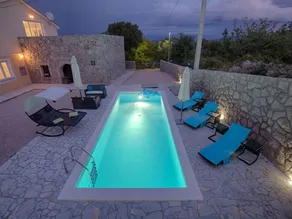 Holiday home with barbecue, private pool & terrace - Image 4