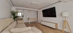 Apartment with hot tub - Image 2