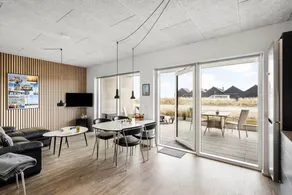 Fully equipped holiday apartment with barbecue & terrace | Dogs allowed - Image 2