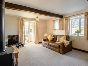 Child-friendly lovely cottage with garden - Image 4