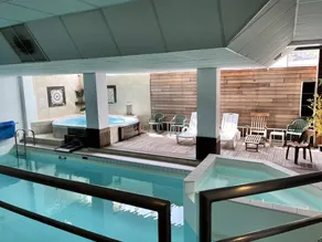 Tolles Studio mit beheiztem Pool und Whirlpool | Skifahren in der Nähe | Haustiere erlaubt - Image 5