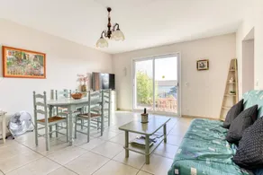 Holiday home with BBQ, garden & terrace | Mountain view - Image 4