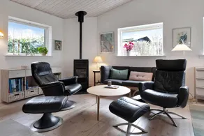 House with terrace, garden & BBQ - Image 3