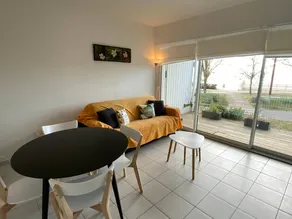Apartment with pool - Image 4