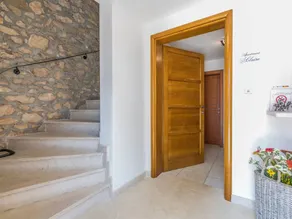 Holiday apartment with BBQ, garden & terrace - Image 3